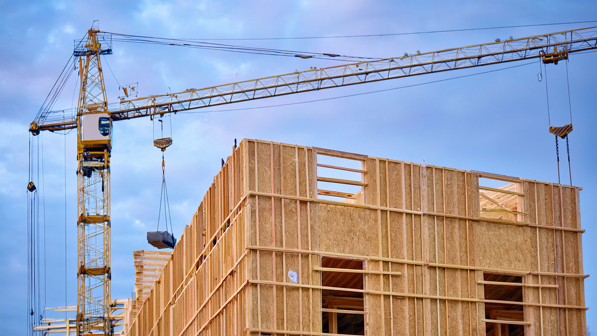 Le bois dans la construction moderne : pourquoi il revient en force